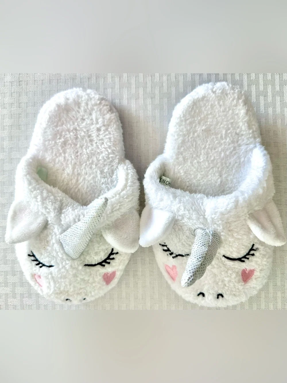 White Plush Unicorn Slippers Girls Kids Silver Horn 8” Sole (Size 12/13)